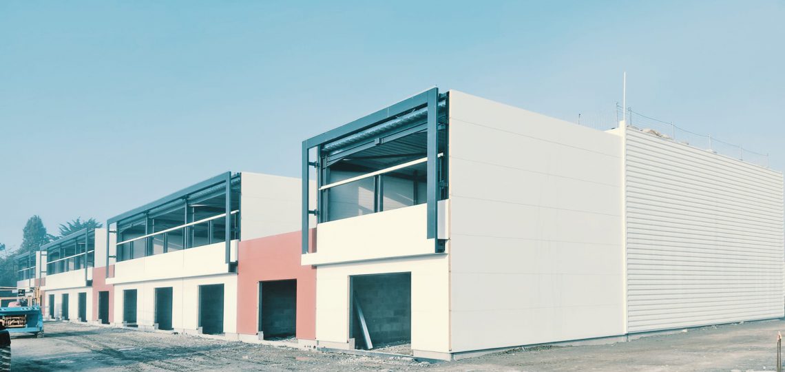 Le village à Donges en cours de construction - Photographie par Emmanuel Naffrechoux