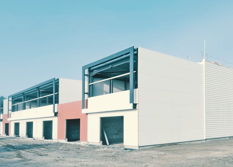 Le village à Donges en cours de construction - Photographie par Emmanuel Naffrechoux